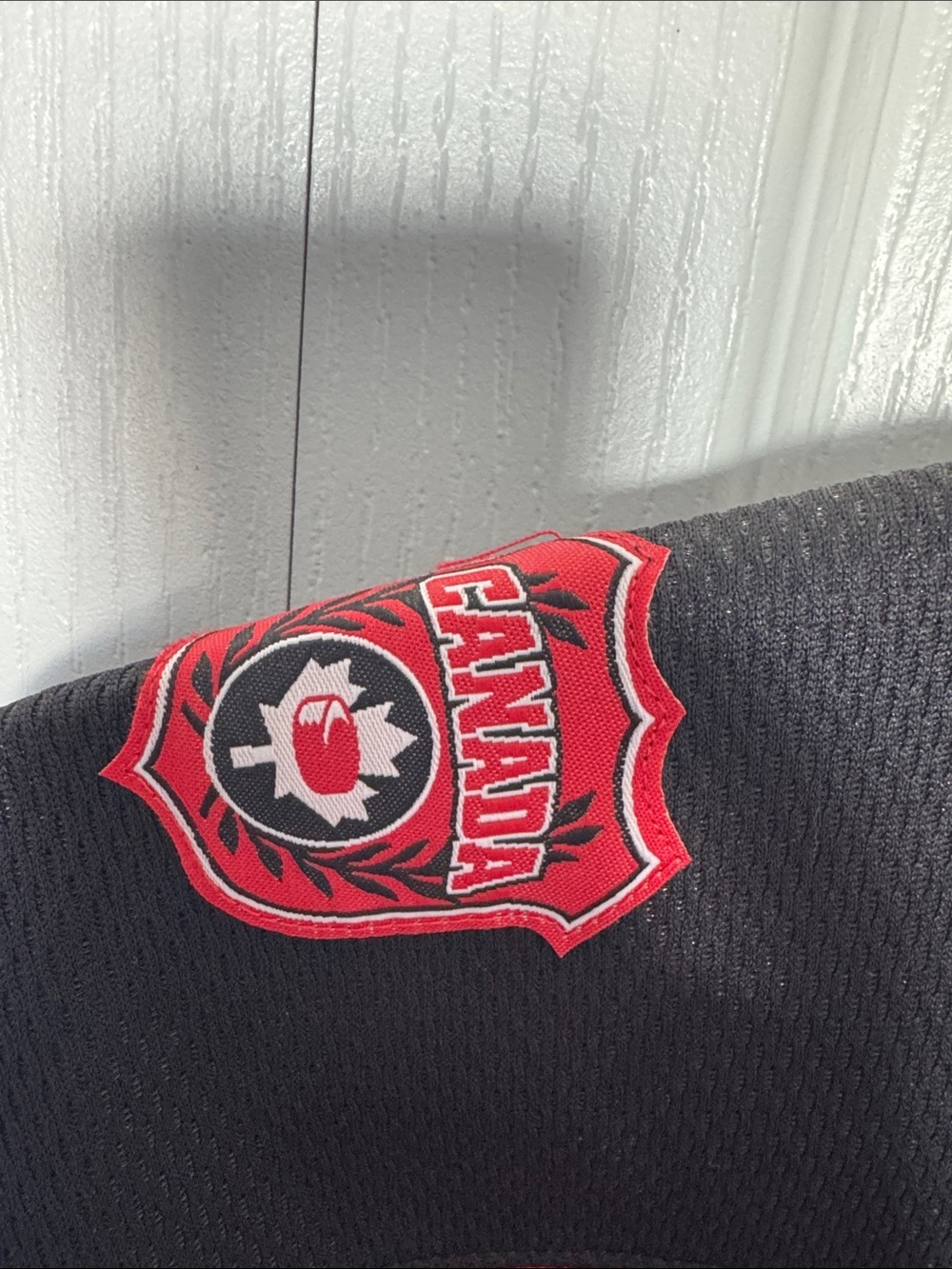 Vintage PureNRG Athletics Team Canada Hockey Jersey Youth 14-16 XL Red - Picture 6 of 6